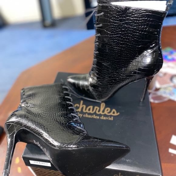 Chatlss David Booties - Picture 4 of 6